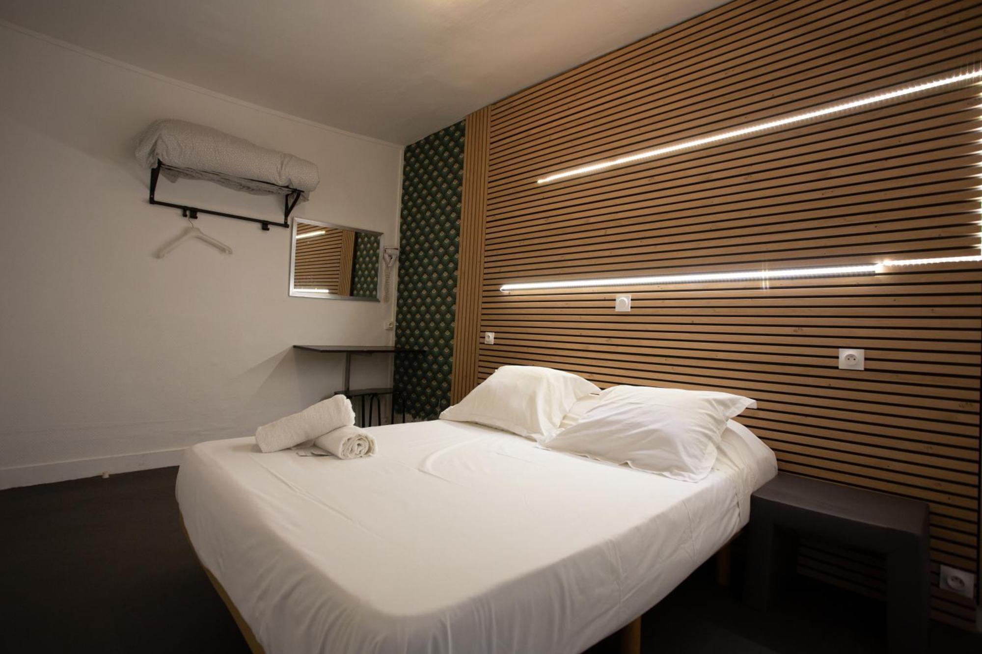Hotel Europe Blv ปารีส ภายนอก รูปภาพ