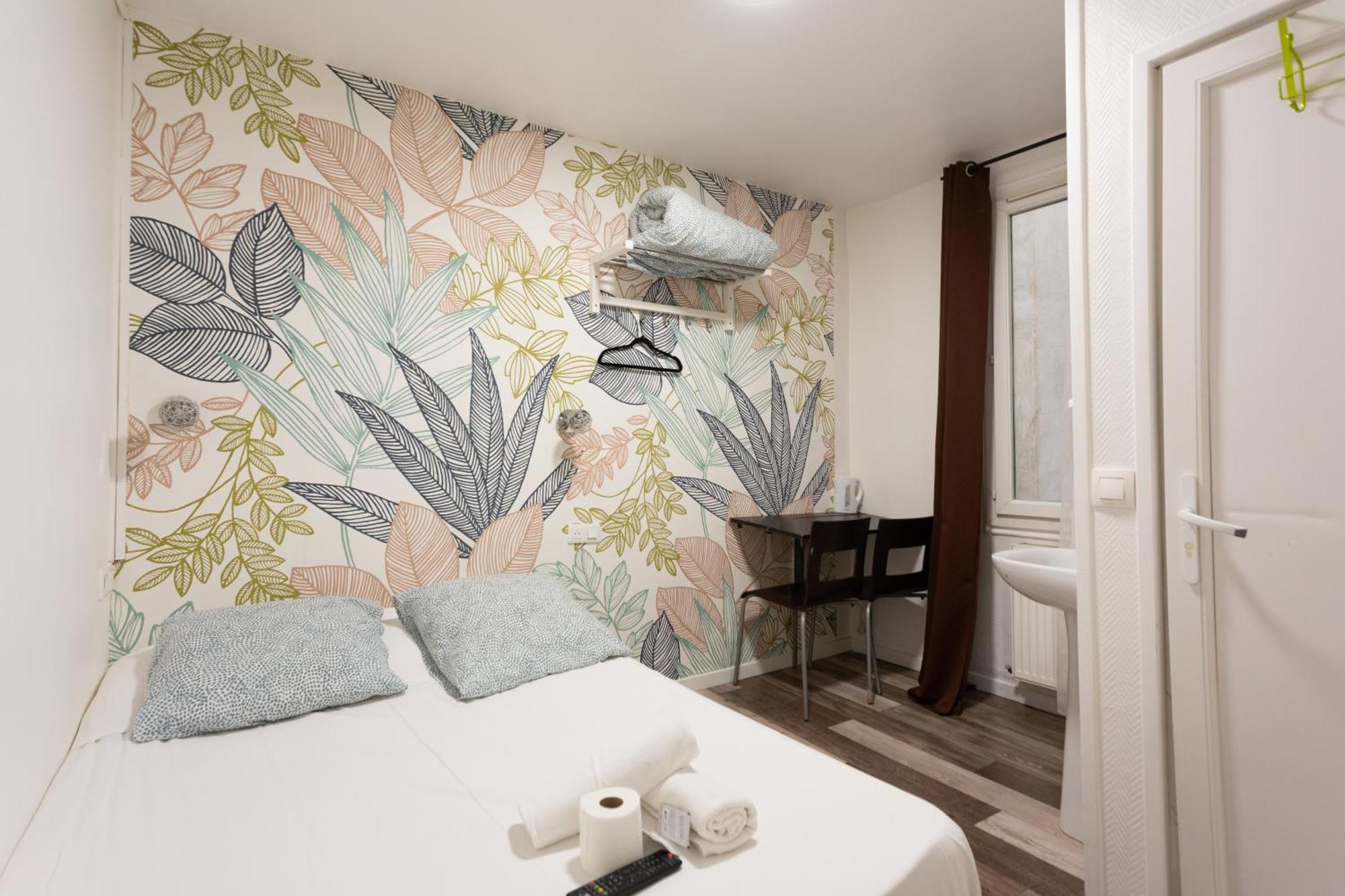 Hotel Europe Blv ปารีส ภายนอก รูปภาพ